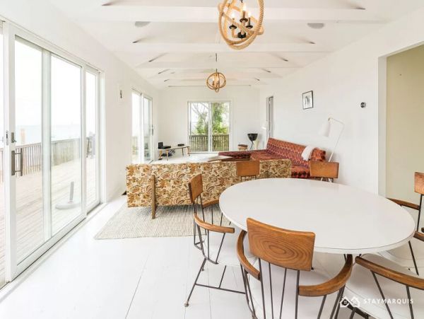 Hamptons Home 1020556