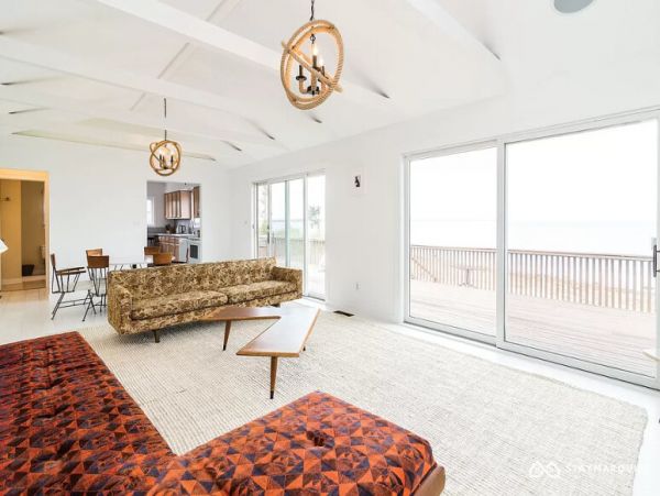 Hamptons Home 1020556