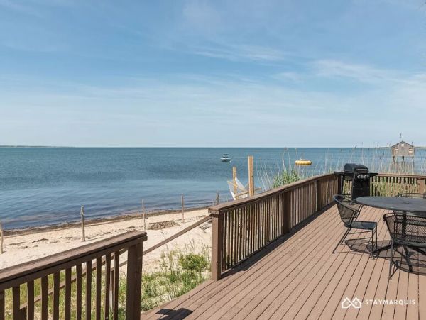 Hamptons Home 1020556