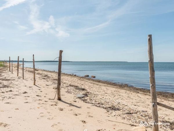 Hamptons Home 1020556