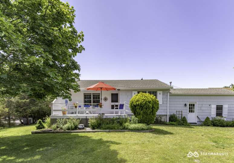 Hamptons Home 1020558