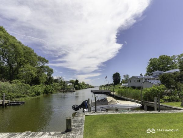 Hamptons Home 1020558