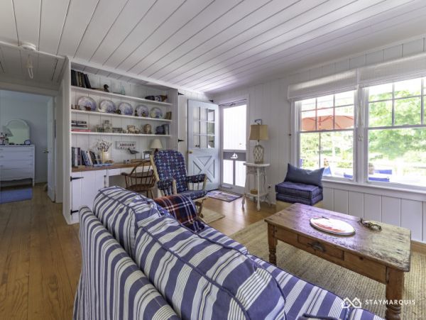 Hamptons Home 1020558