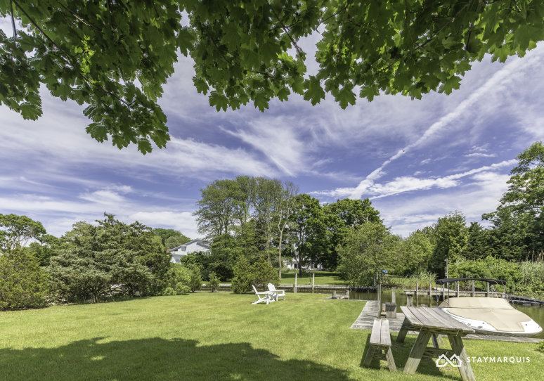 Hamptons Home 1020558