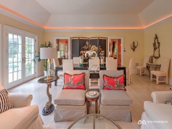 Hamptons Home 1020560