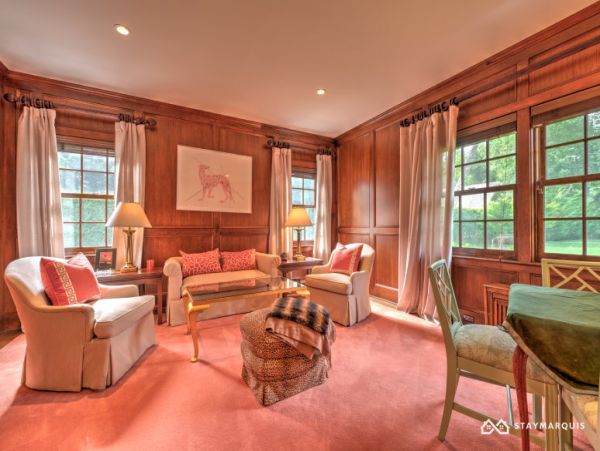 Hamptons Home 1020560