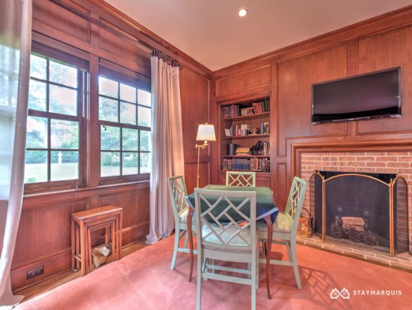 Hamptons Home 1020560