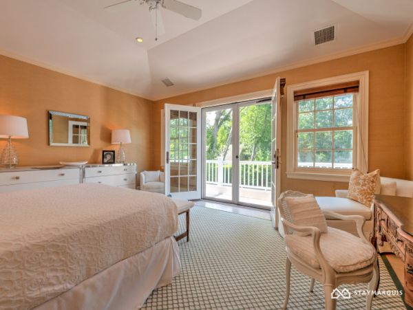 Hamptons Home 1020560