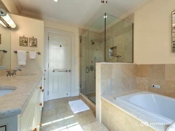 Hamptons Home 1020560