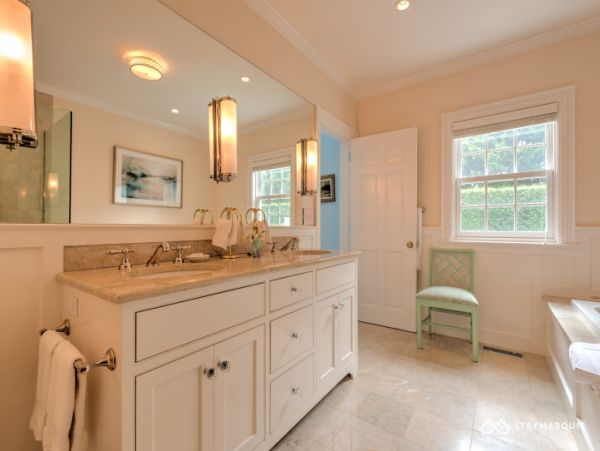 Hamptons Home 1020560