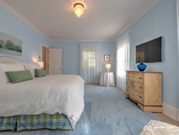 Hamptons Home 1020560