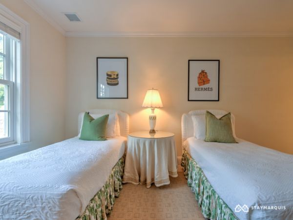 Hamptons Home 1020560