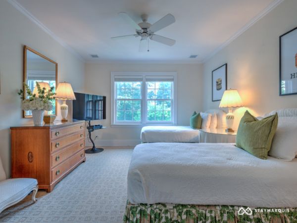 Hamptons Home 1020560