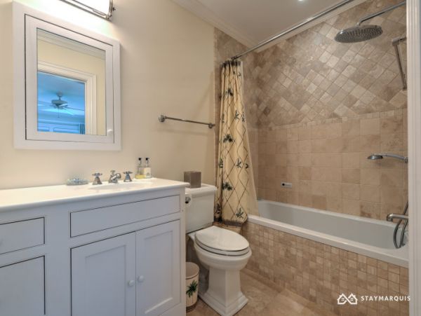 Hamptons Home 1020560
