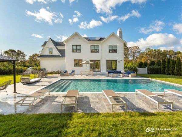 Hamptons Home 1020562