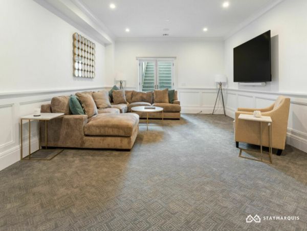 Hamptons Home 1020562