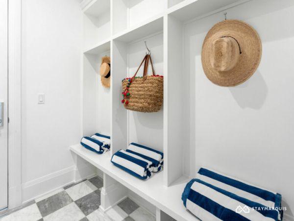 Hamptons Home 1020562