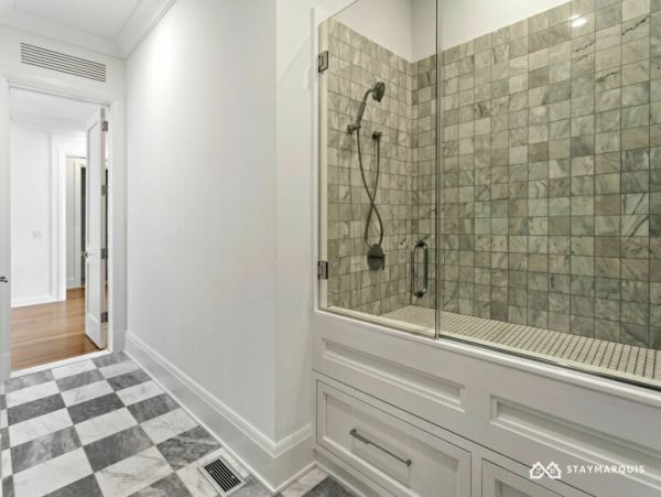 Hamptons Home 1020562