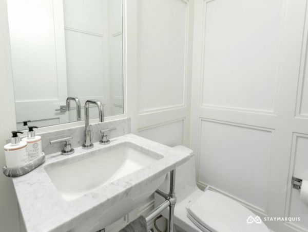 Hamptons Home 1020562