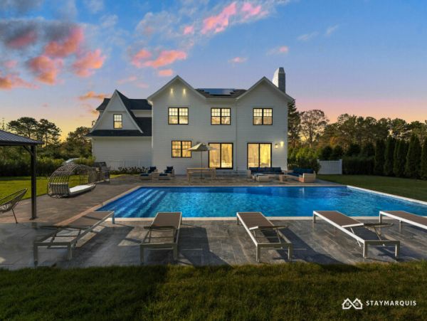 Hamptons Home 1020562