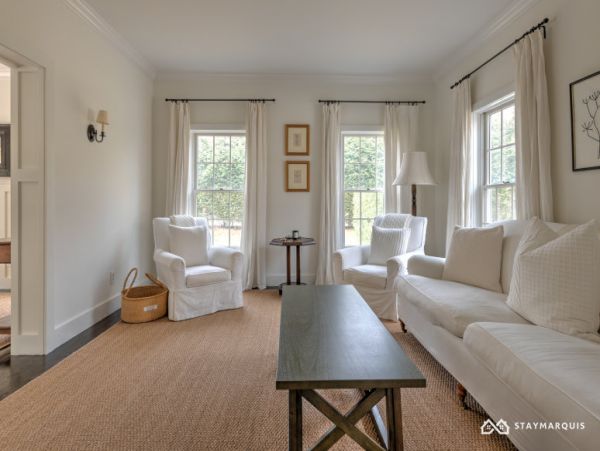 Hamptons Home 1020563