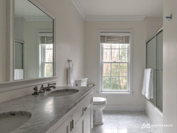 Hamptons Home 1020563
