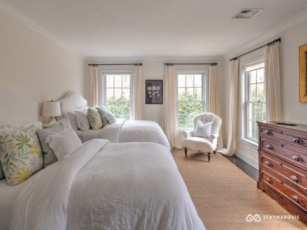 Hamptons Home 1020563