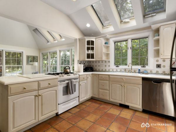 Hamptons Home 1020566
