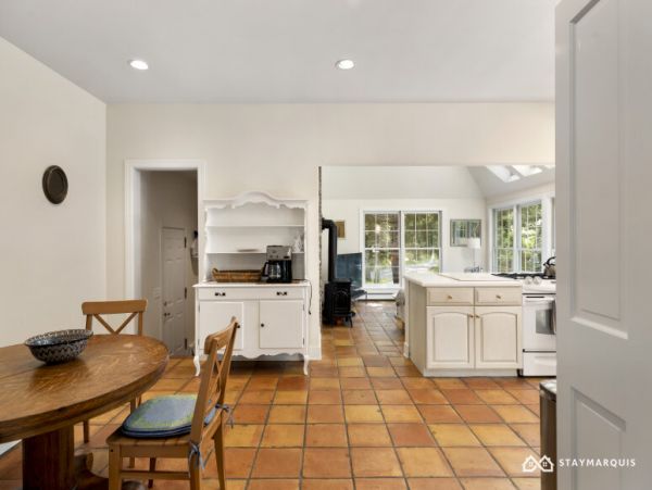 Hamptons Home 1020566