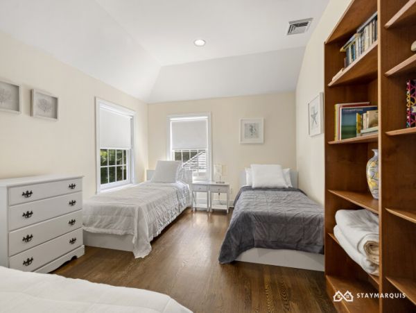 Hamptons Home 1020566
