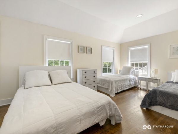 Hamptons Home 1020566