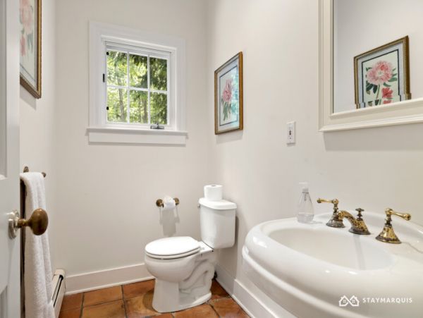 Hamptons Home 1020566