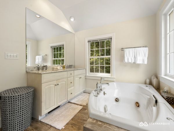 Hamptons Home 1020566