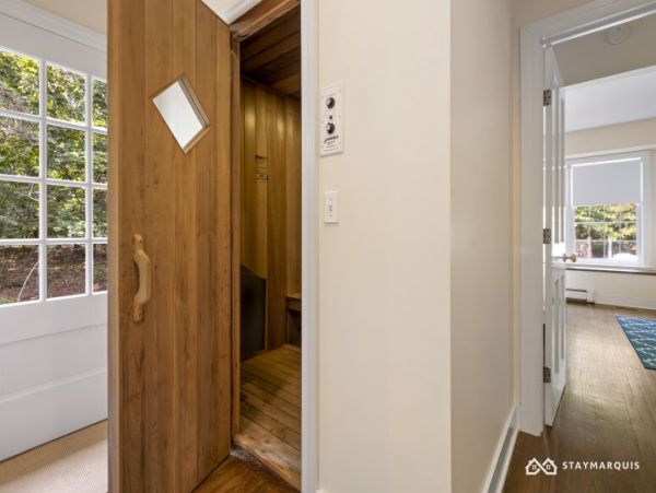 Hamptons Home 1020566