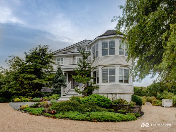 Hamptons Home 1020567