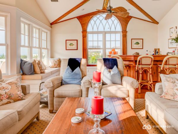 Hamptons Home 1020567