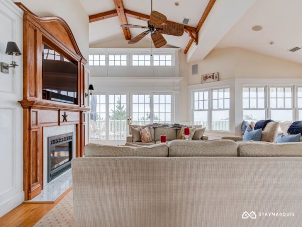 Hamptons Home 1020567