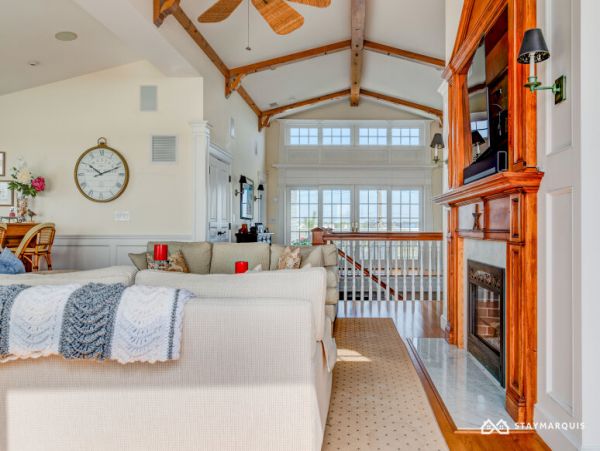 Hamptons Home 1020567