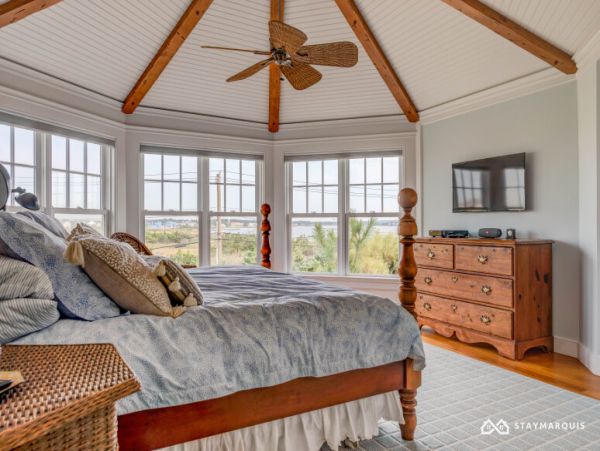 Hamptons Home 1020567