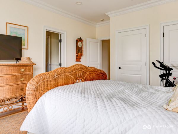 Hamptons Home 1020567