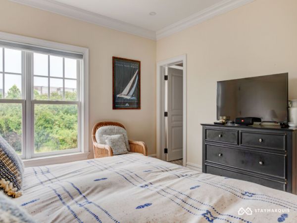 Hamptons Home 1020567