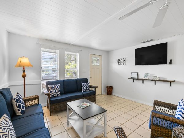 Stunning Duplex Retreat in Holmes Beach – Your Perfect Island Getaway