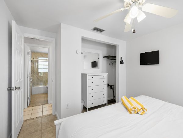 Stunning Duplex Retreat in Holmes Beach – Your Perfect Island Getaway