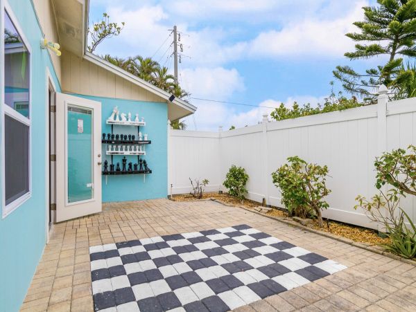 Stunning Duplex Retreat in Holmes Beach – Your Perfect Island Getaway