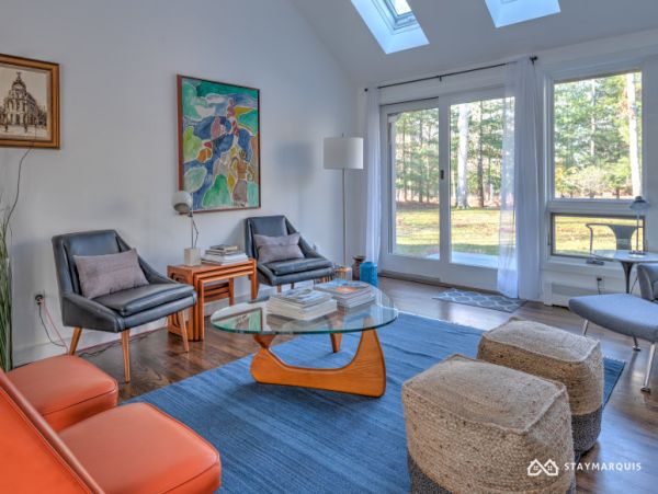 Hamptons Home 1020570