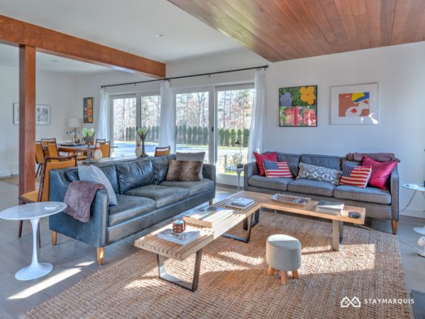 Hamptons Home 1020570
