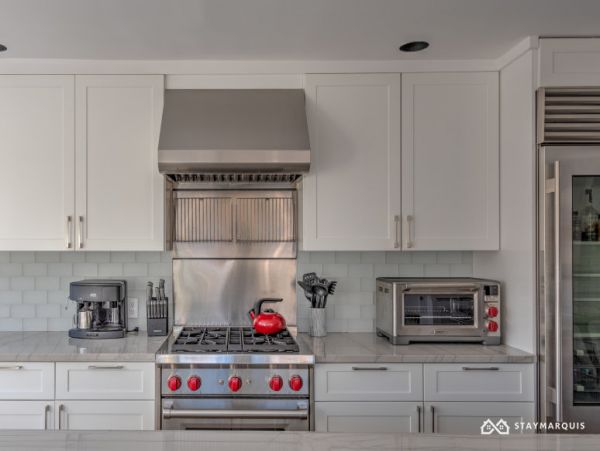 Hamptons Home 1020570