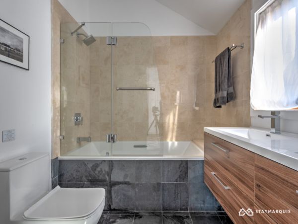 Hamptons Home 1020570