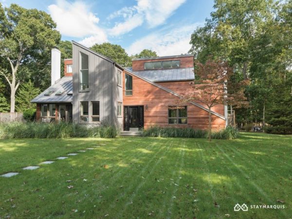 Hamptons Home 1020570