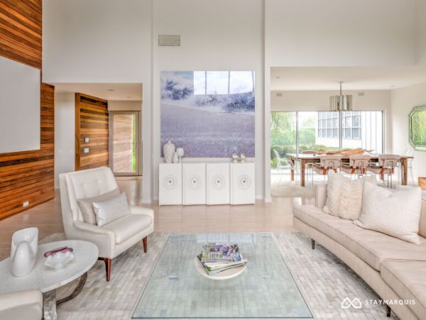 Hamptons Home 1020574